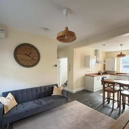 Cardiff/Pernath Home2 Room photo